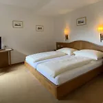 Hotel-restaurant Faustschloessl 3*