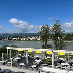 Отель Hotel-restaurant Faustschloessl Фельдкирхен-на-Дунае