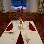Отель Hotel-restaurant Faustschloessl 3*