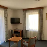 Hotel-restaurant Faustschloessl Hotell 3*