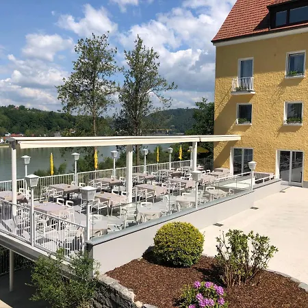 Hotel-restaurant Faustschloessl Feldkirchen an der Donau