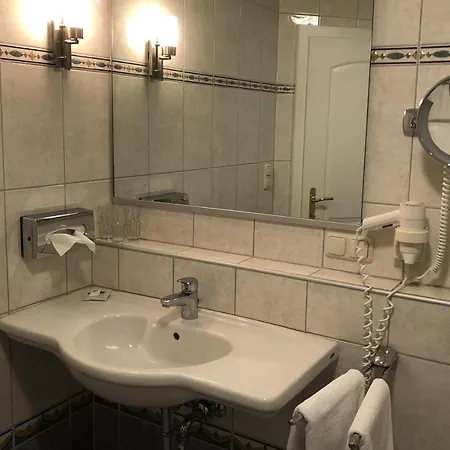 Hotel-restaurant Faustschloessl ホテル Feldkirchen an der Donau