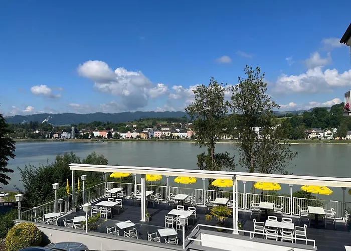 Ξενοδοχείο Hotel-restaurant Faustschloessl Feldkirchen an der Donau