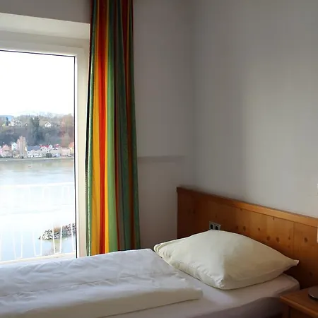 Hotel-restaurant Faustschloessl ホテル Feldkirchen an der Donau