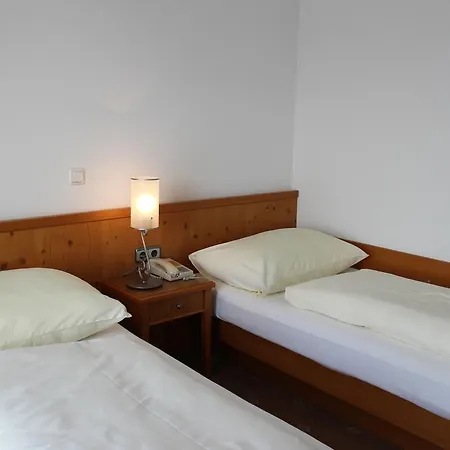 فندق Hotel-restaurant Faustschloessl 3*