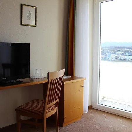 Hotel-restaurant Faustschloessl ホテル Feldkirchen an der Donau
