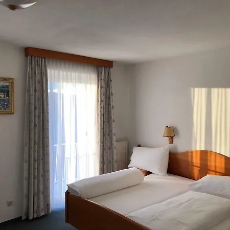 Hotel-restaurant Faustschloessl فندق Feldkirchen an der Donau