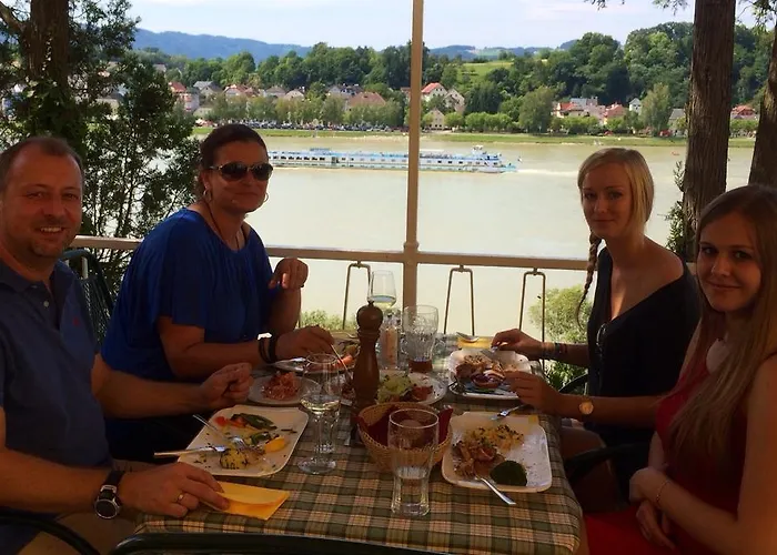 Hotel-restaurant Faustschloessl Feldkirchen an der Donau